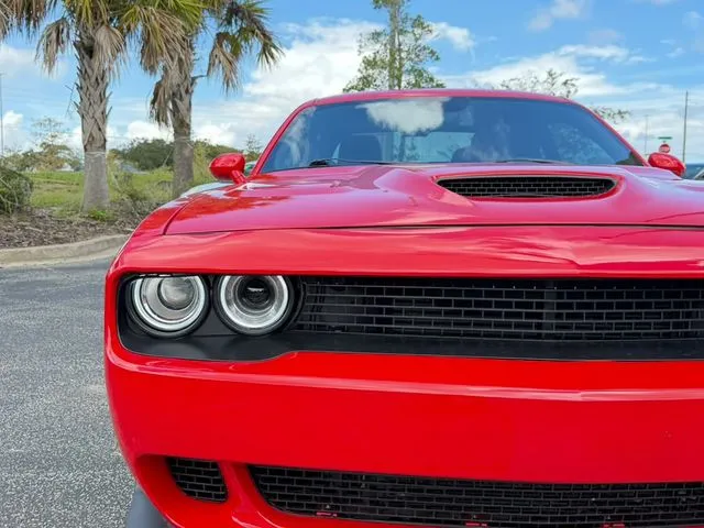 Dodge Challenger photo 3