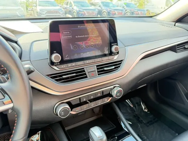 Nissan Altima photo 21