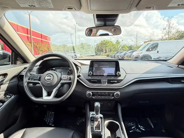 Nissan Altima photo 20