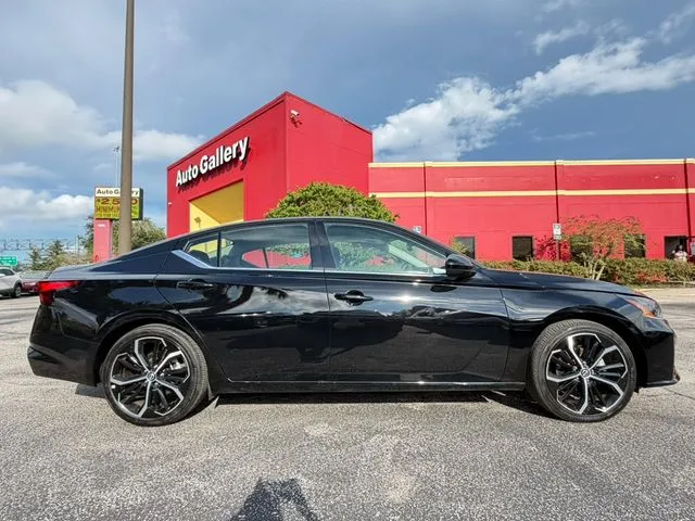 Nissan Altima photo 4