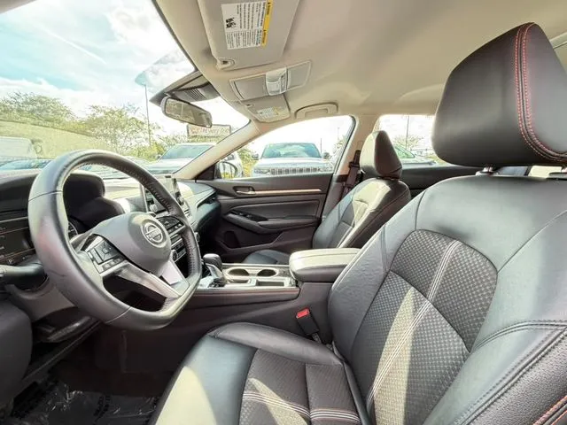 Nissan Altima photo 23