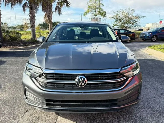 Volkswagen Jetta photo 2