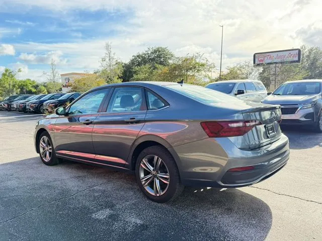 Volkswagen Jetta photo 7