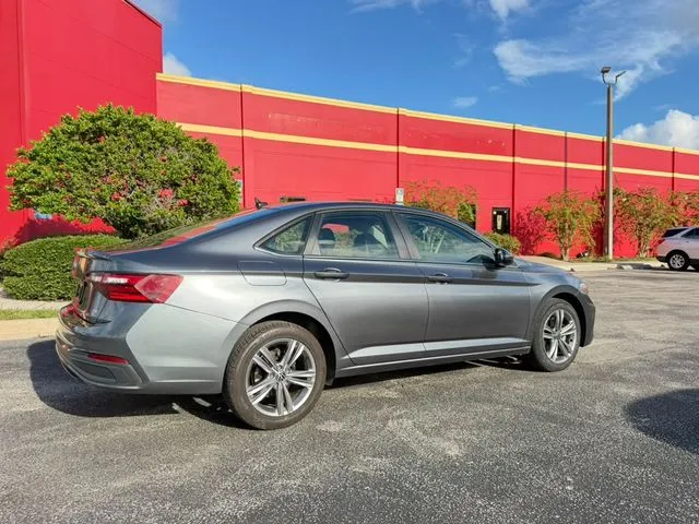 Volkswagen Jetta photo 6