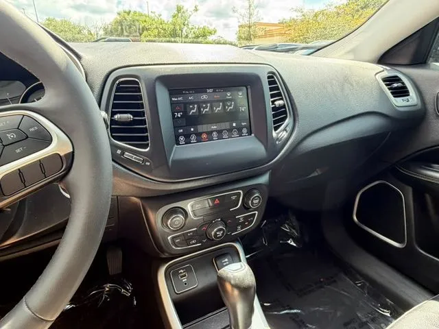 Jeep Compass photo 25