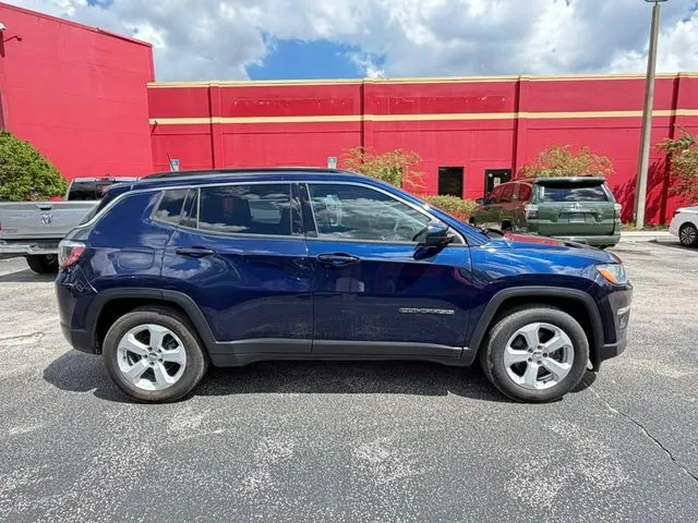 Jeep Compass photo 4