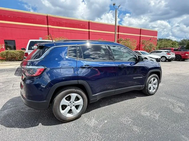 Jeep Compass photo 6