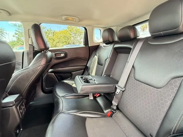 Jeep Compass photo 24