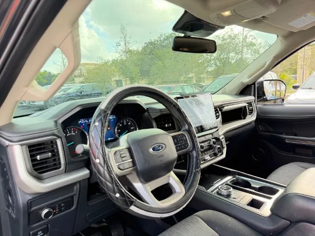 Ford Expedition MAX photo 14