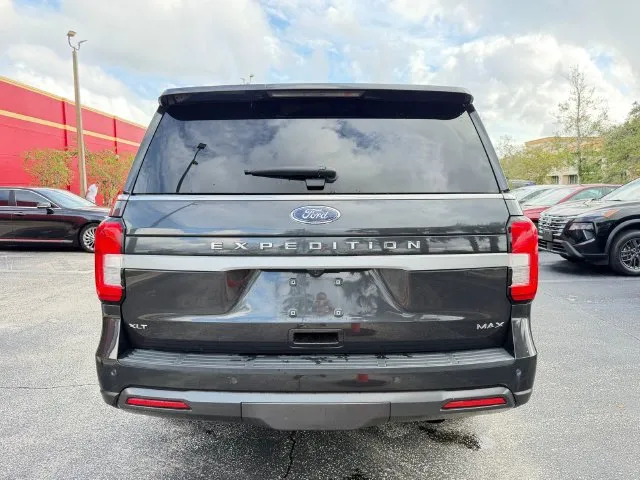 Ford Expedition MAX photo 8
