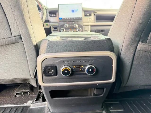 Ford Expedition MAX photo 28