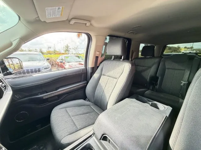 Ford Expedition MAX photo 25