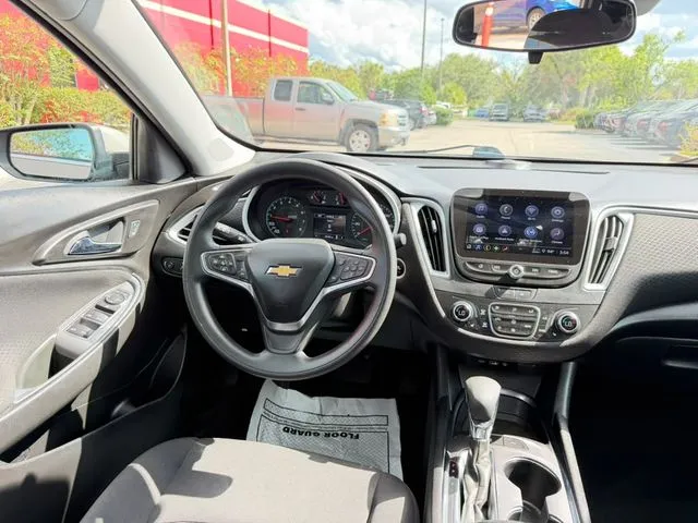 Chevrolet Malibu photo 11