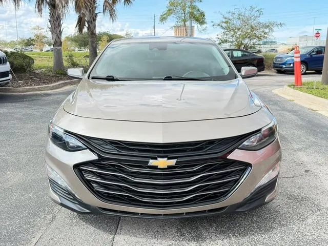 Chevrolet Malibu photo 2