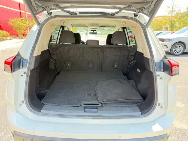 Nissan Rogue photo 9
