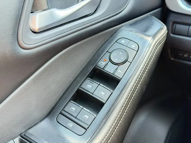 Nissan Rogue photo 17