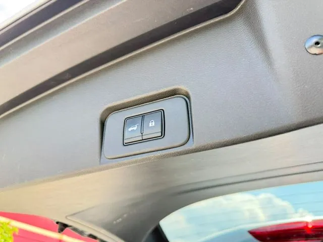 Nissan Rogue photo 11