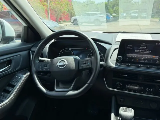 Nissan Rogue photo 15