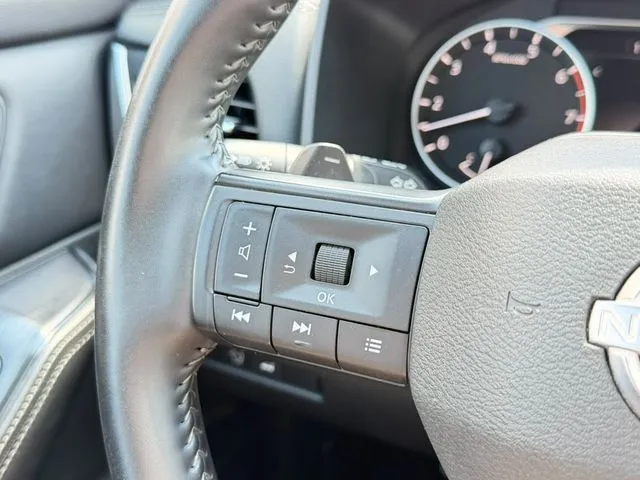 Nissan Rogue photo 19