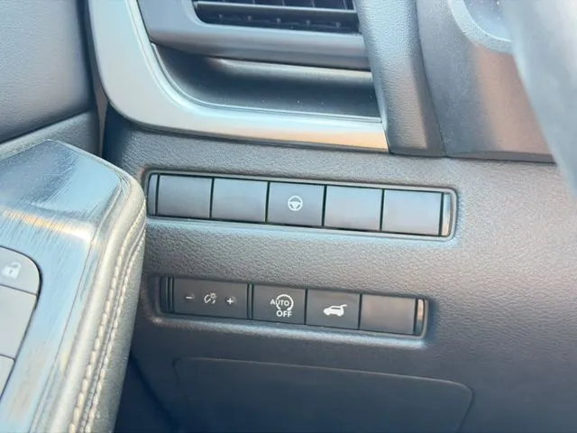 Nissan Rogue photo 18