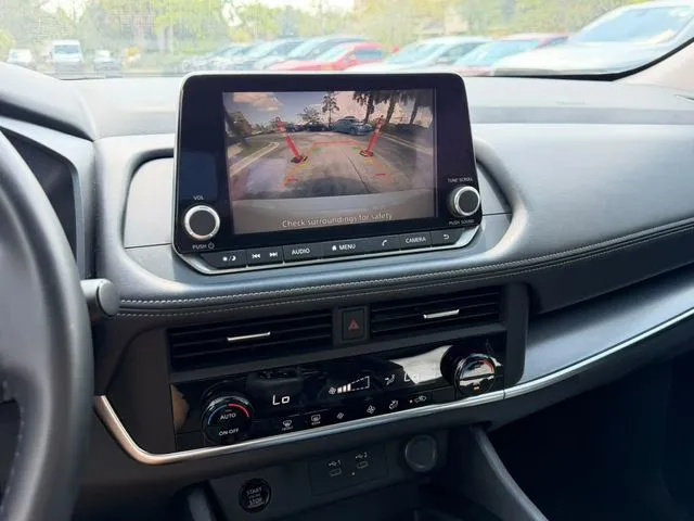 Nissan Rogue photo 16