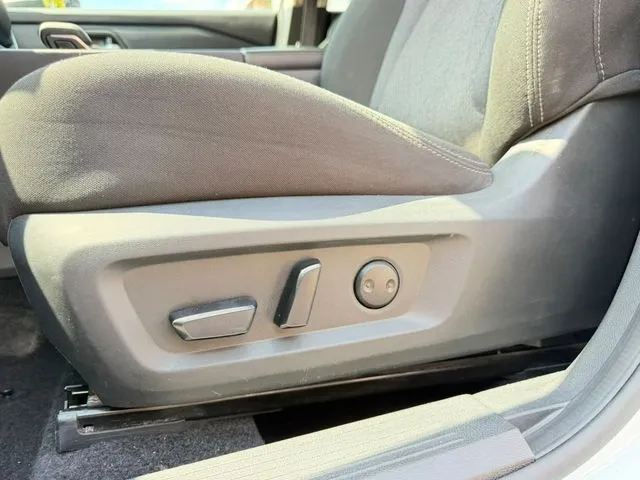 Nissan Rogue photo 24