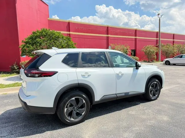 Nissan Rogue photo 6