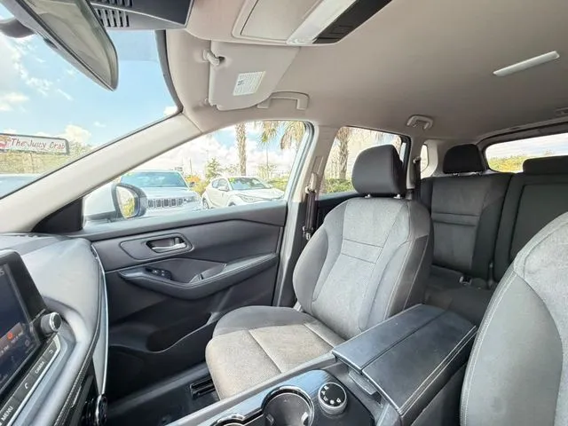 Nissan Rogue photo 25