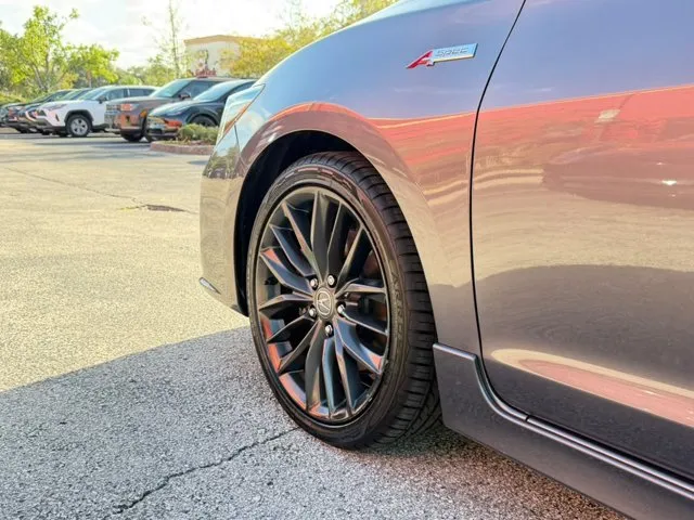 Acura ILX photo 8