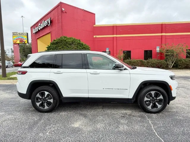 Jeep Grand Cherokee photo 4