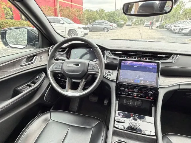 Jeep Grand Cherokee photo 12