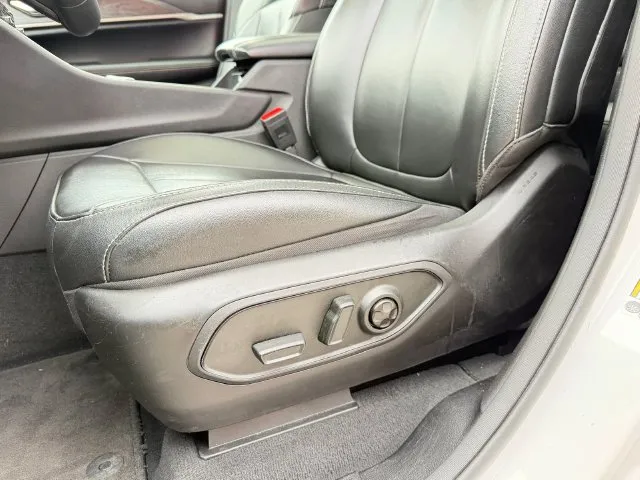 Jeep Grand Cherokee photo 26