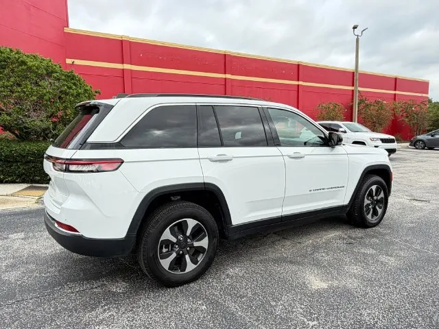 Jeep Grand Cherokee photo 6