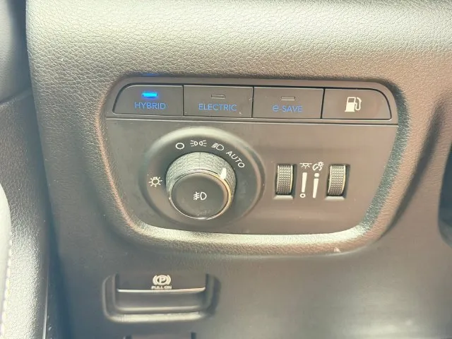 Jeep Grand Cherokee photo 15