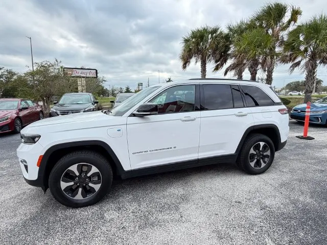Jeep Grand Cherokee photo 3