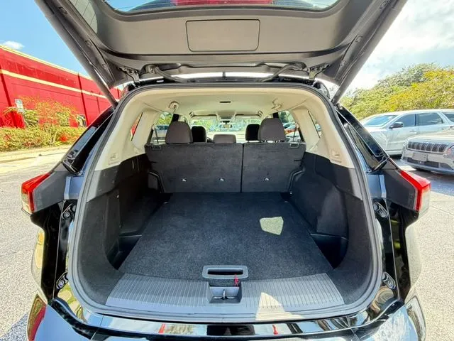 Nissan Rogue photo 9