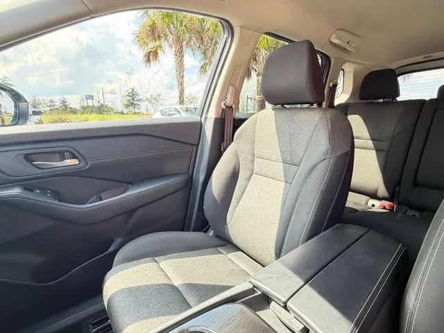 Nissan Rogue photo 24