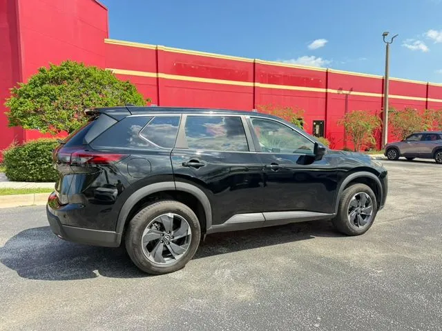 Nissan Rogue photo 6
