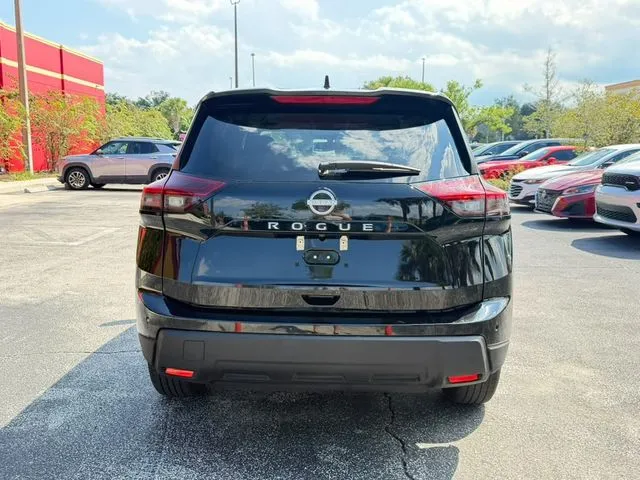 Nissan Rogue photo 8