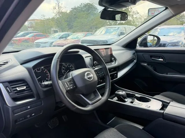 Nissan Rogue photo 17