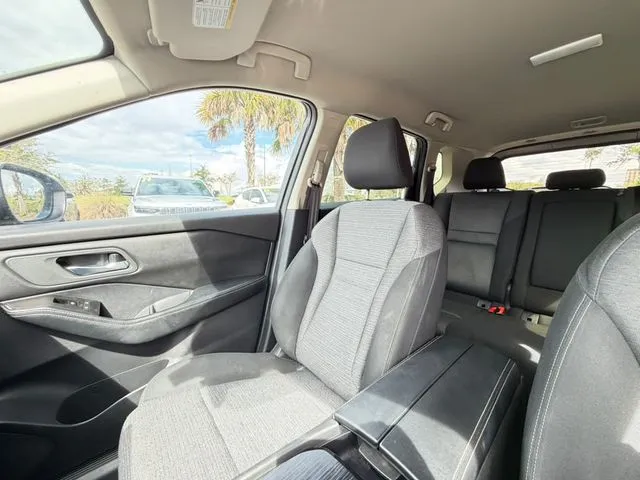 Nissan Rogue photo 19