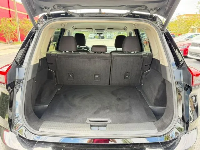 Nissan Rogue photo 9