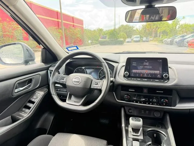 Nissan Rogue photo 10