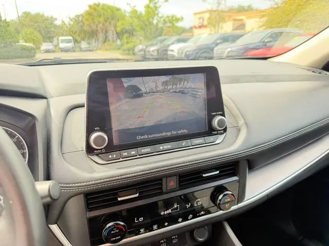 Nissan Rogue photo 16