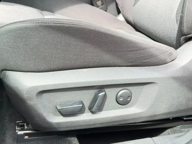 Nissan Rogue photo 18
