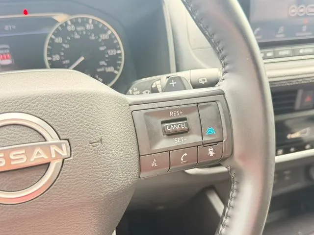 Nissan Rogue photo 23
