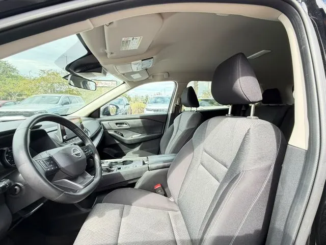 Nissan Rogue photo 17