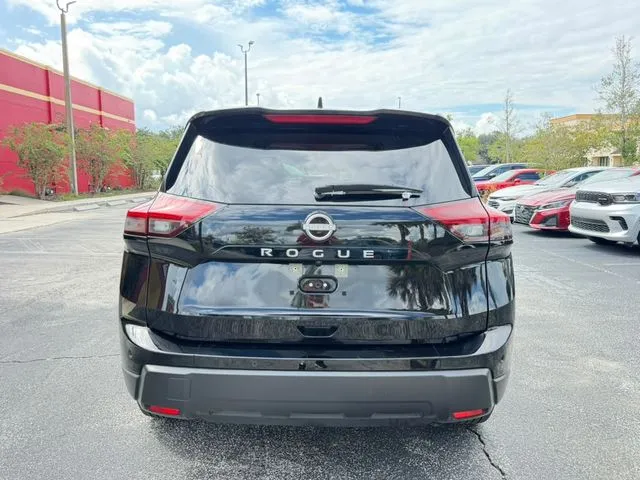 Nissan Rogue photo 8