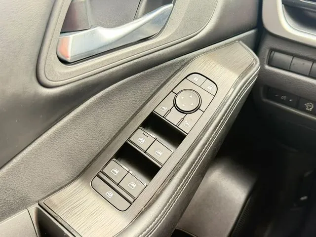 Nissan Rogue photo 13