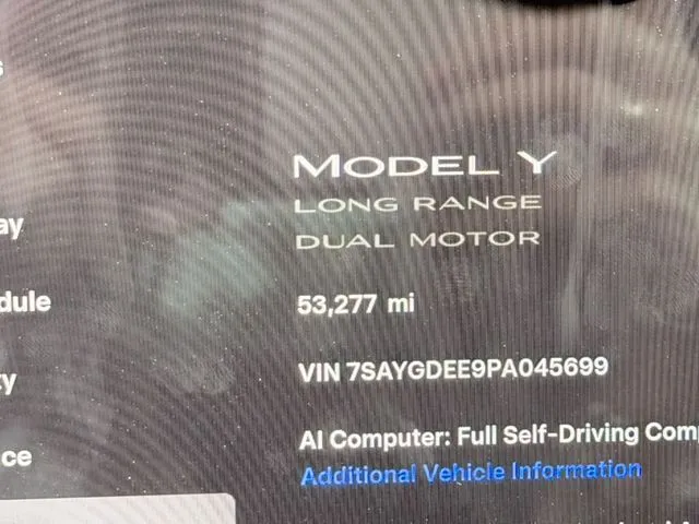 Tesla Model Y photo 14